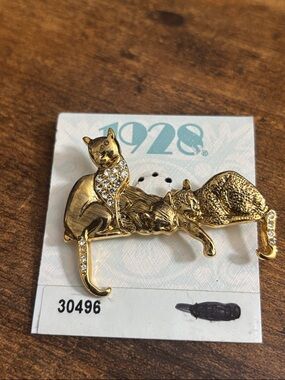 1928 Gold-Tone Triple Cat Brooch with Clear Rhinestones